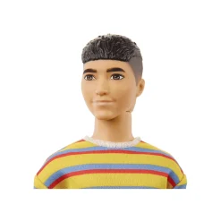 Barbie Ken Fashionista Asiático con Camiseta a Rayas Oversized