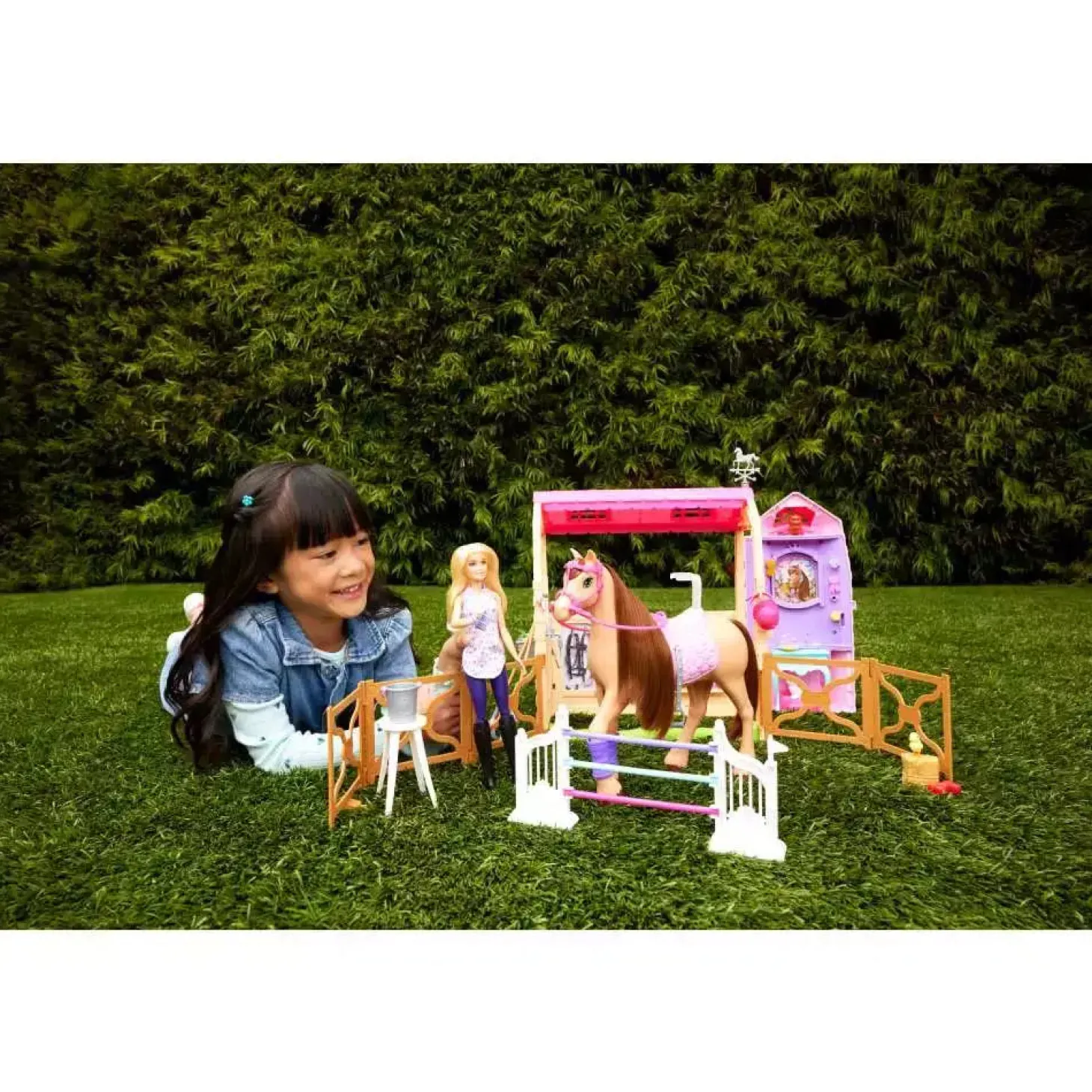 Barbie Mysteries The Great Horse Chase Ultimate Stable Conjunto de juego - Juguete de Barbie