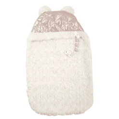 Bebé Reborn Sandra rosa con manta