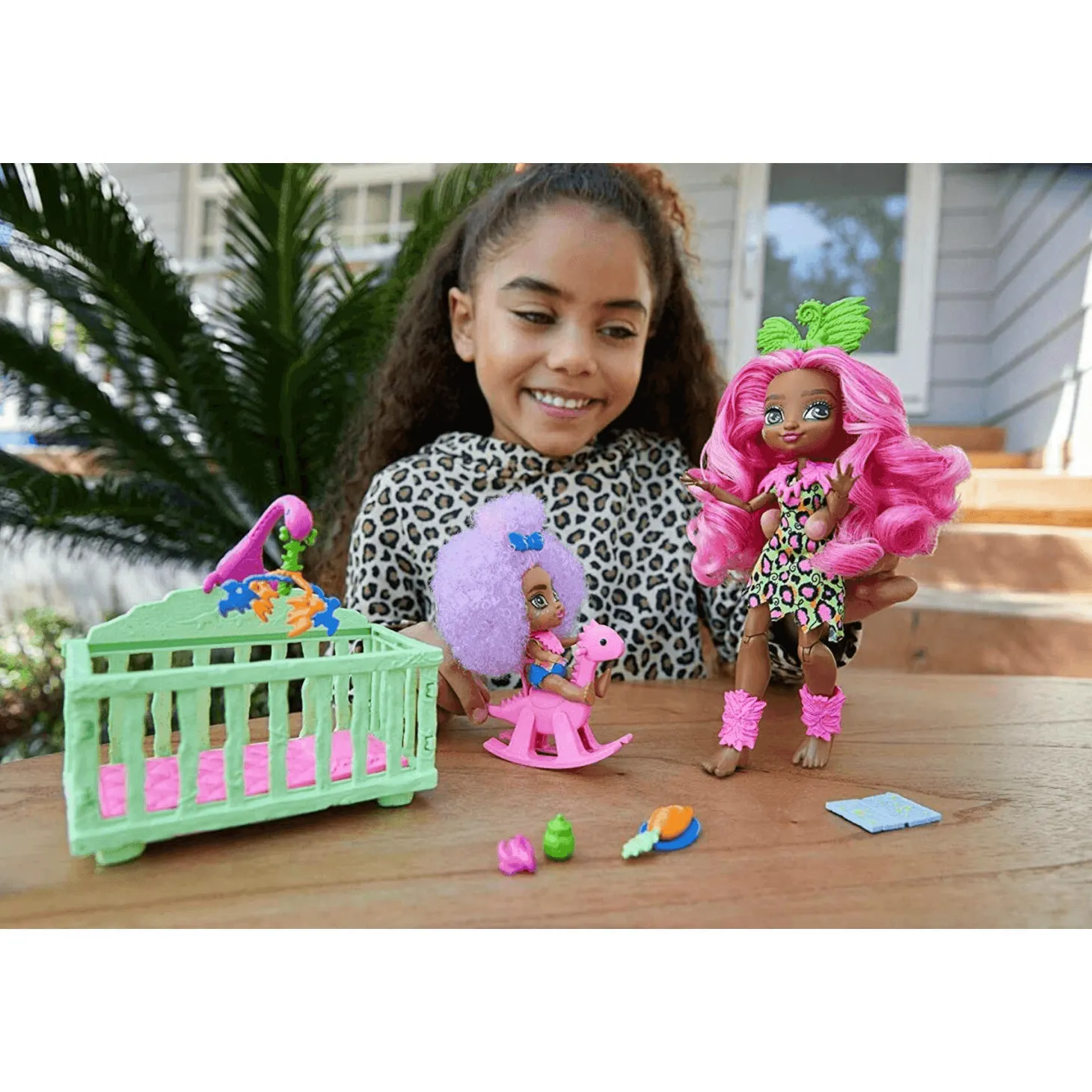 Cave Club Babysitting Fernessa y Furrah