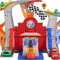 Disney Pixar Cars Circuito de Rescate en Radiador Springs – Conjunto con Rayo McQueen, Chick Hicks y