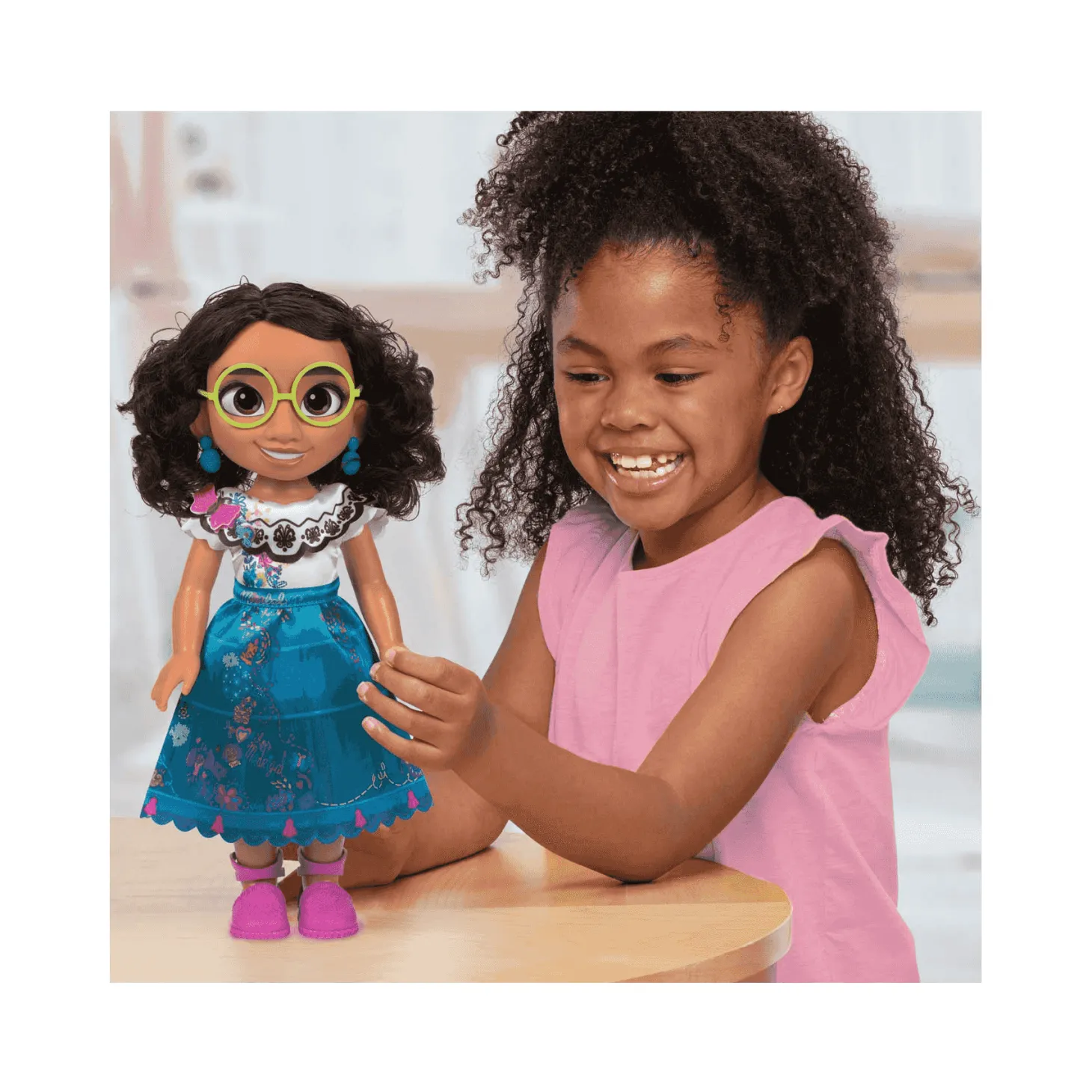 Encanto Muñeca Mirabel 38 cm