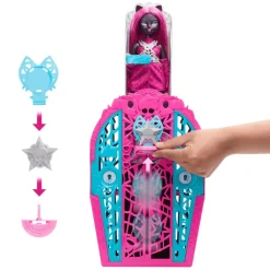 Monster High Skulltimate Secrets Hauntlywood – Catty Noir con armario y 19+ sorpresas