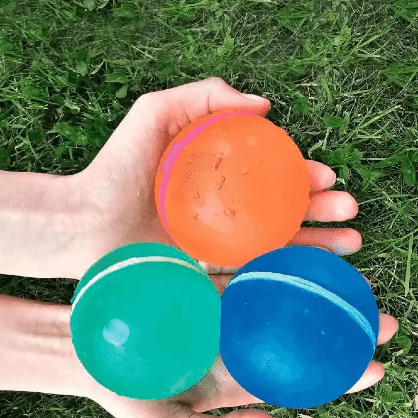 Pack de 12 Bolas de Agua Reutilizables con Cierre Magnético